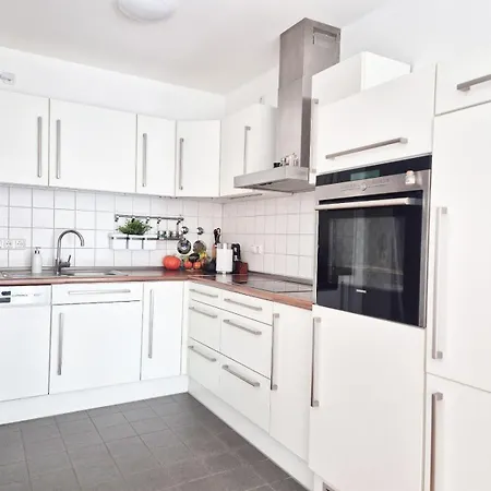 Modern Apartment, Balcony, Garage, 15 Min To Wiesn
